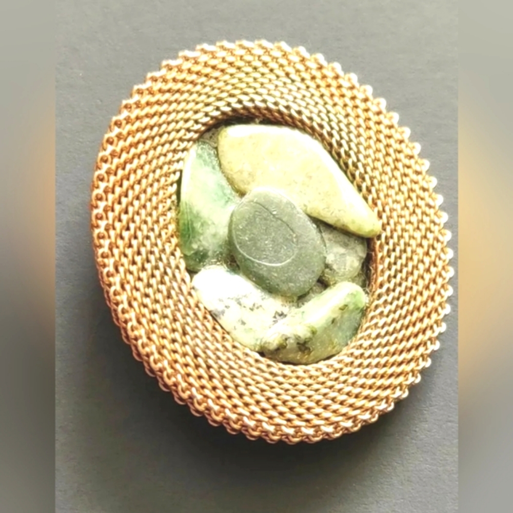 Vintage Hattie Carnegie Jade Nugget and Gold Tone Mesh Brooch